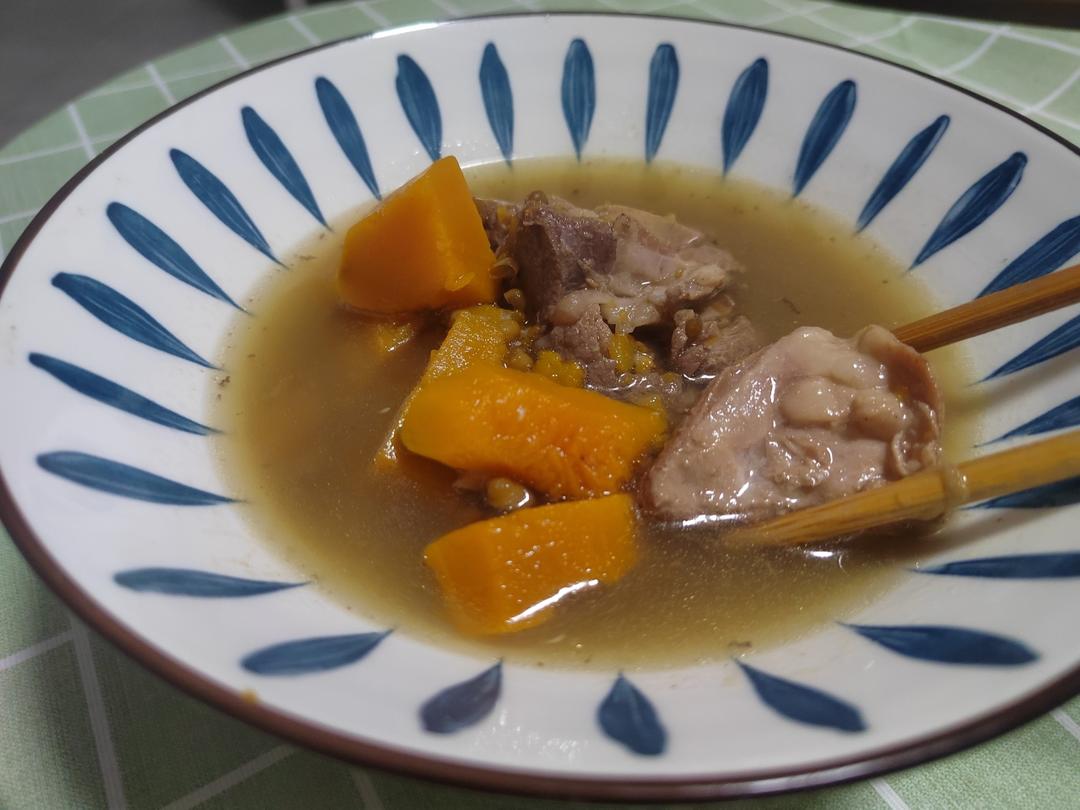 筒子骨绿豆南瓜汤