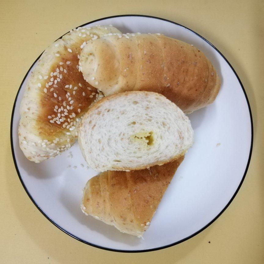 全麦芝麻盐面包