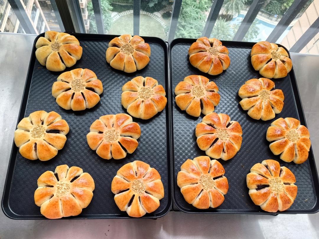 豆沙花朵面包（附红豆馅做法）
