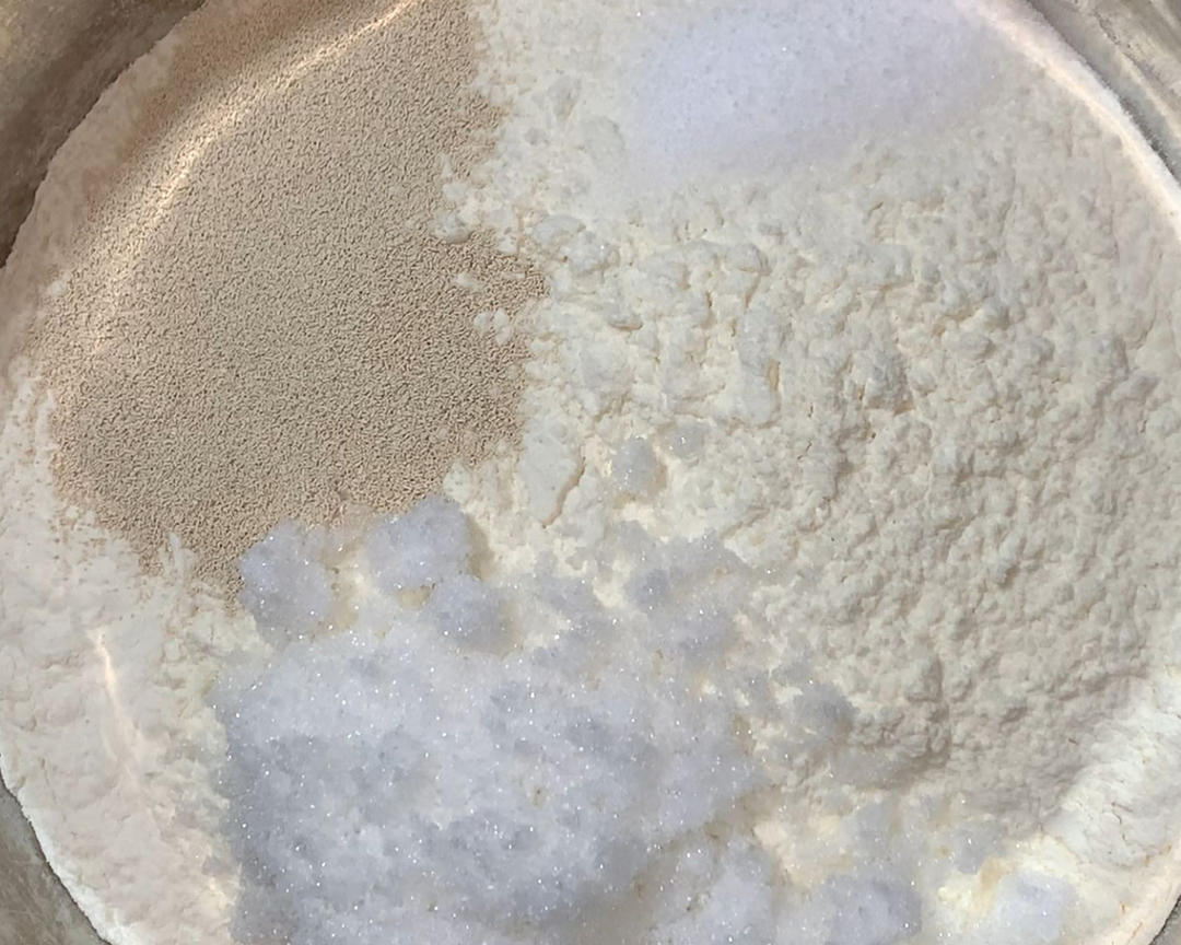 纯奶手撕吐司的做法 步骤1