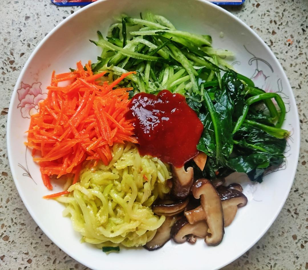 减脂韩式五彩拌饭