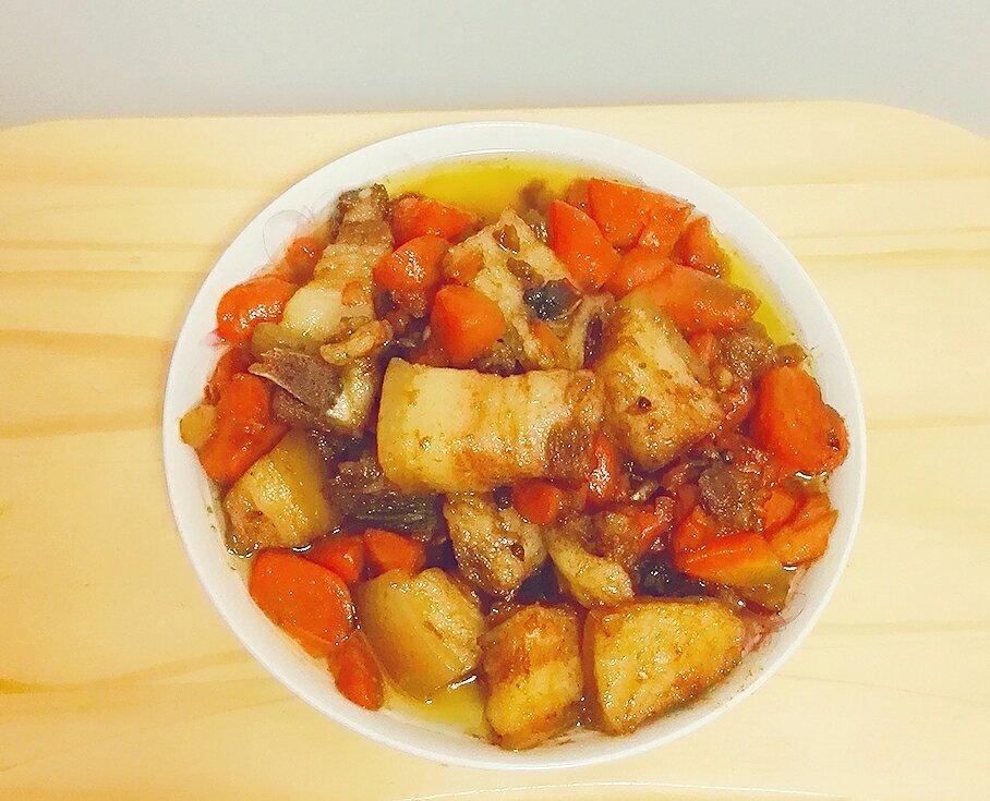 胡萝卜烧肉