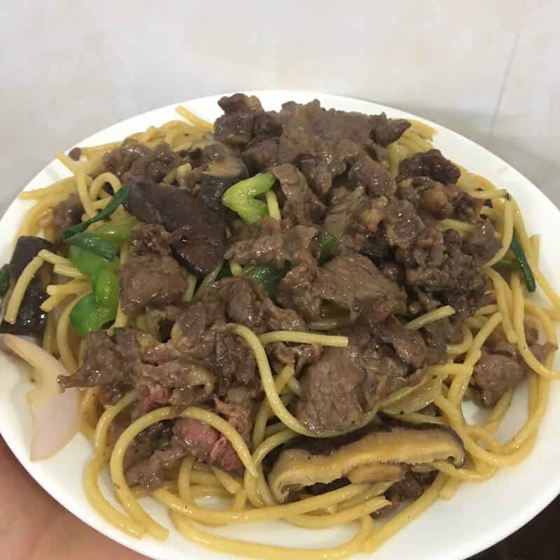 黑椒牛柳炒意面