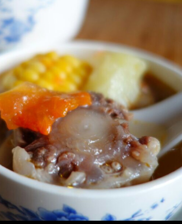 清炖牛尾汤