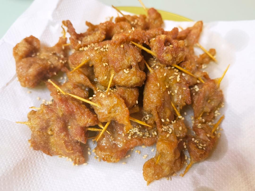 孜然肉串，五香里脊肉～超级解馋的美味小吃，不要去外面的小吃摊买了，自己动手就可以做了！