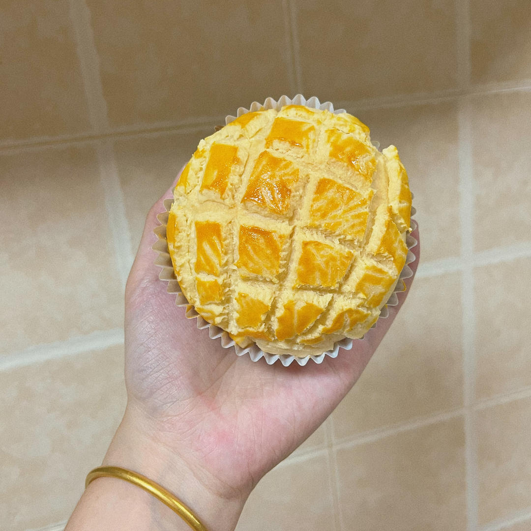 好吃到炸裂的港式菠萝包（附带制作酥皮的小视频）