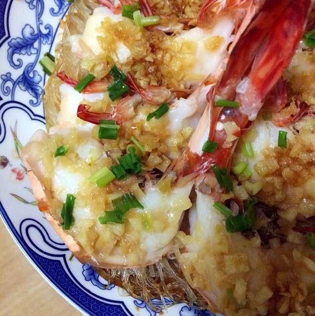 蒜蓉粉丝蒸大虾