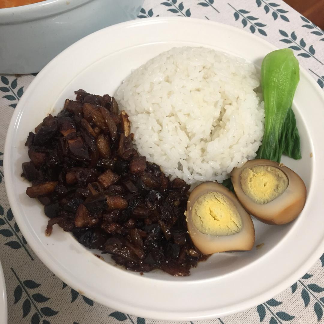 洋葱酥卤肉饭