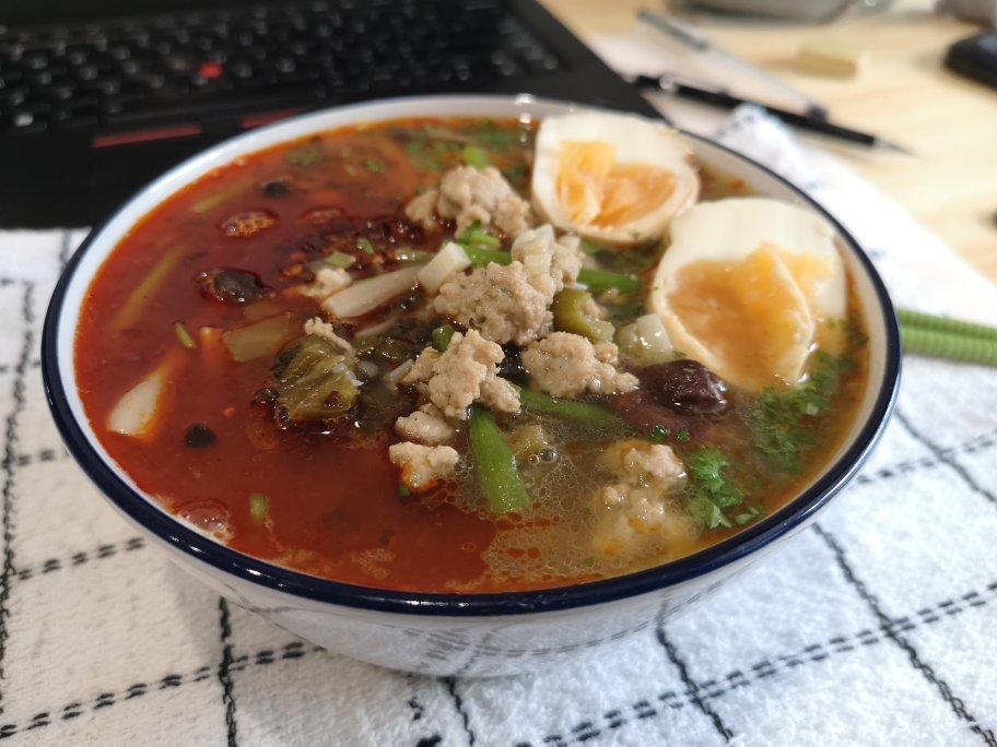 昆明小锅米线（视频在最后）