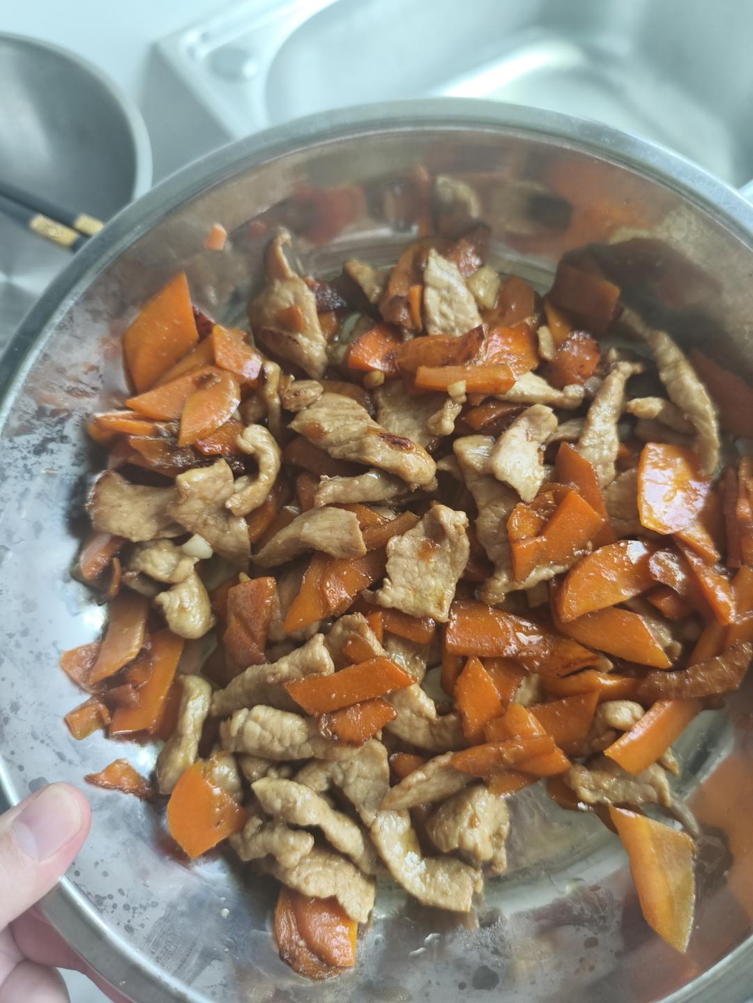 超下饭的胡萝卜炒肉