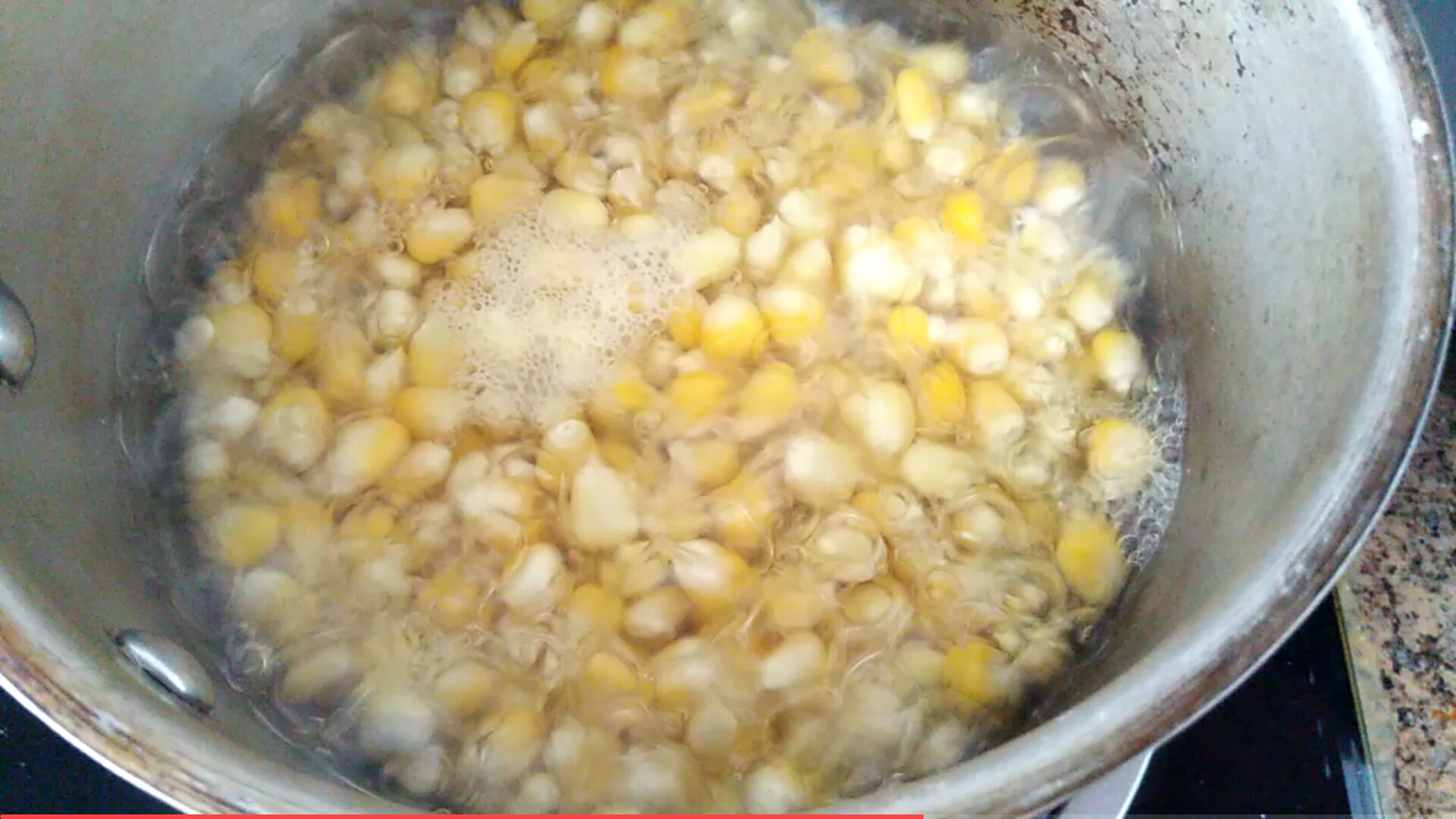 大润发同款玉米粒沙拉小面包（一次发酵，附手揉快速出膜方法）的做法 步骤5