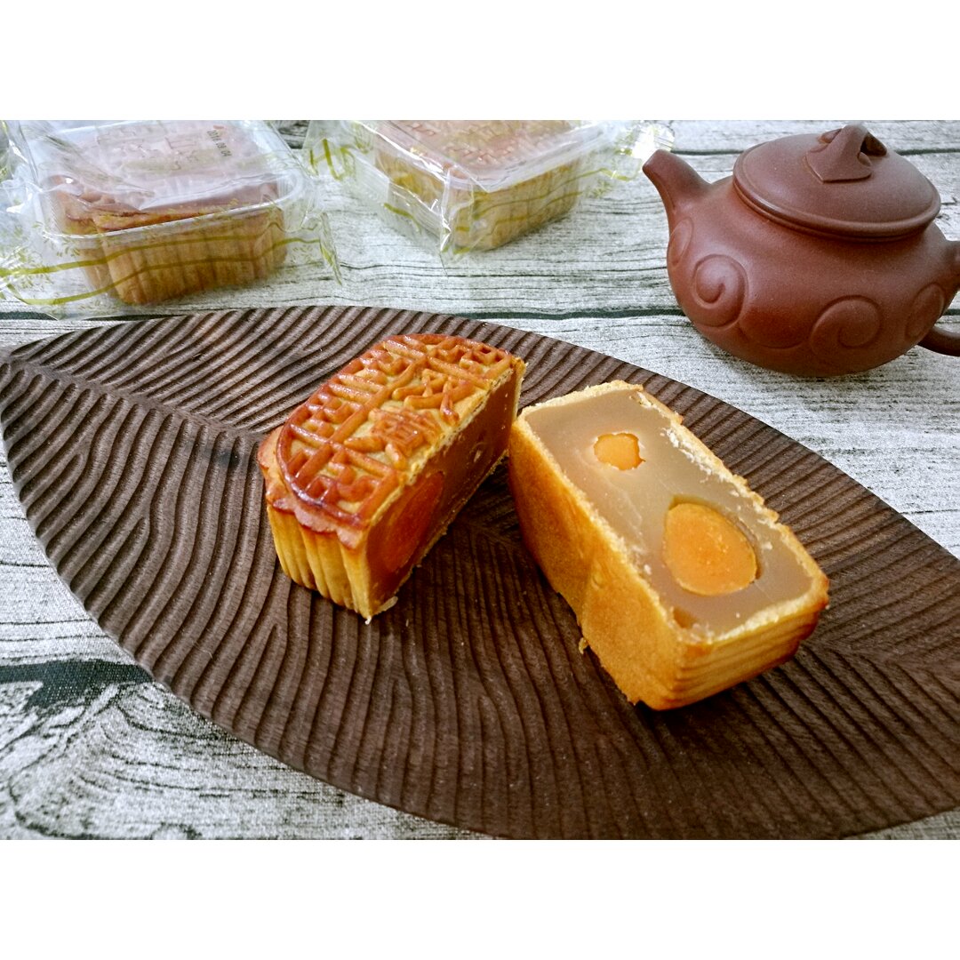 广式莲蓉蛋黄月饼