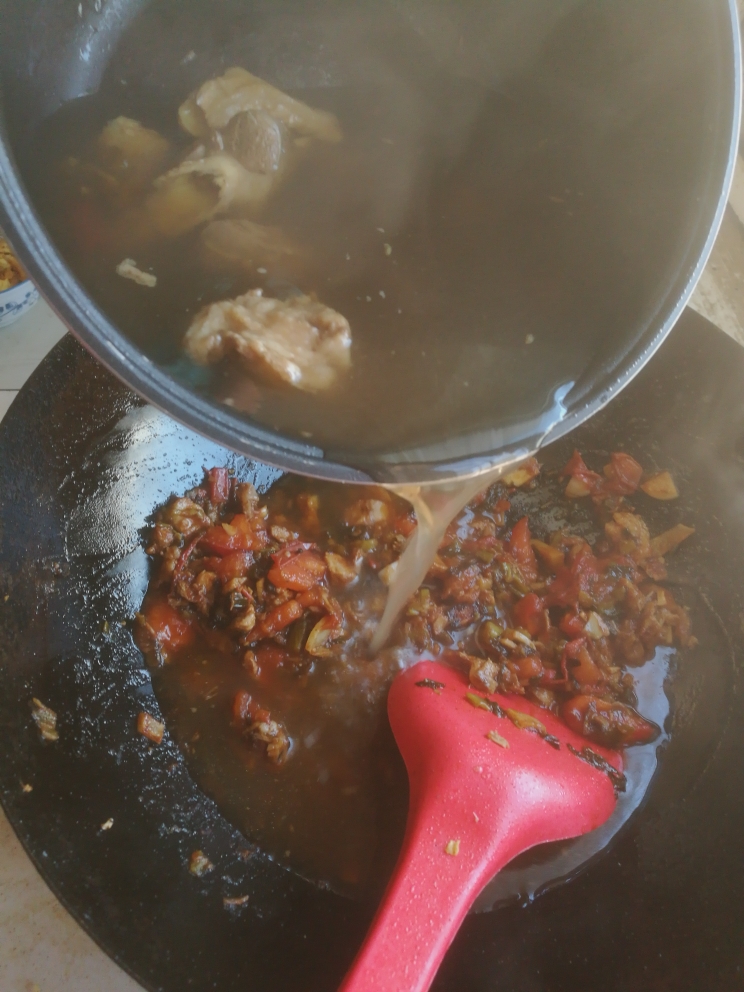 【冬日暖身】酸菜羊肉面片汤（视频详解）的做法 步骤21
