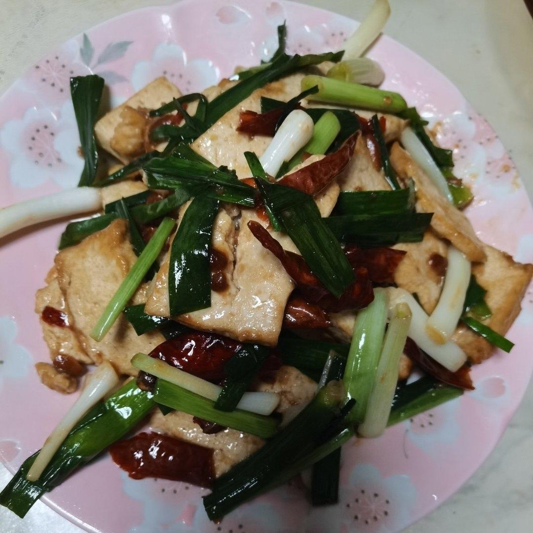 “蒜苗葱烧豆腐”下饭到离谱！配菜都好吃的不得了！