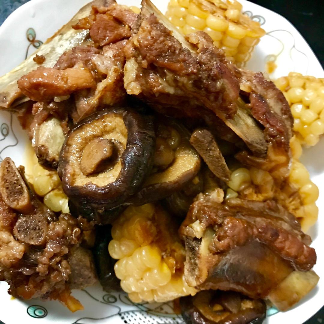 香菇排骨炒玉米