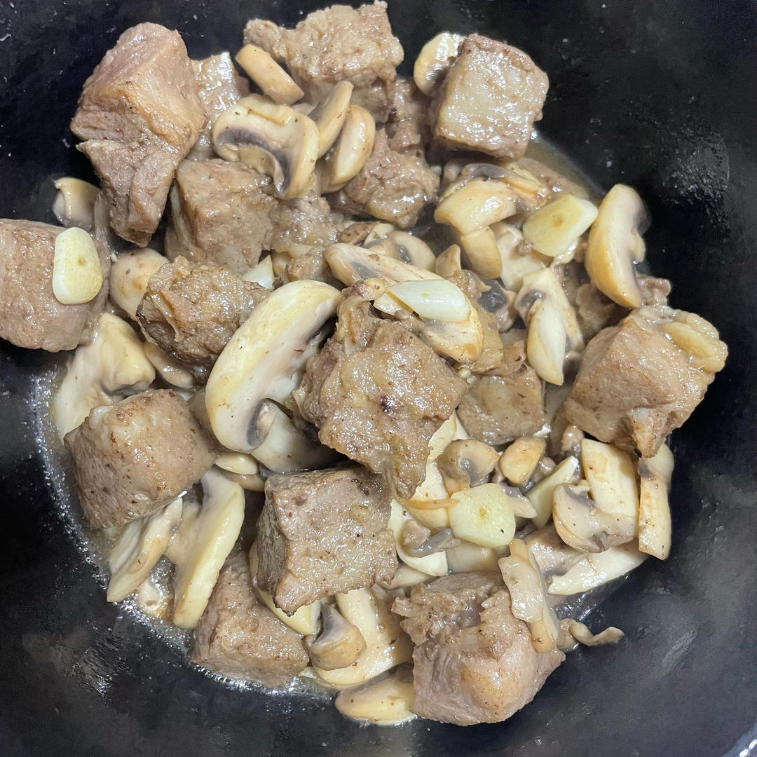 蒜香口菇牛肉粒