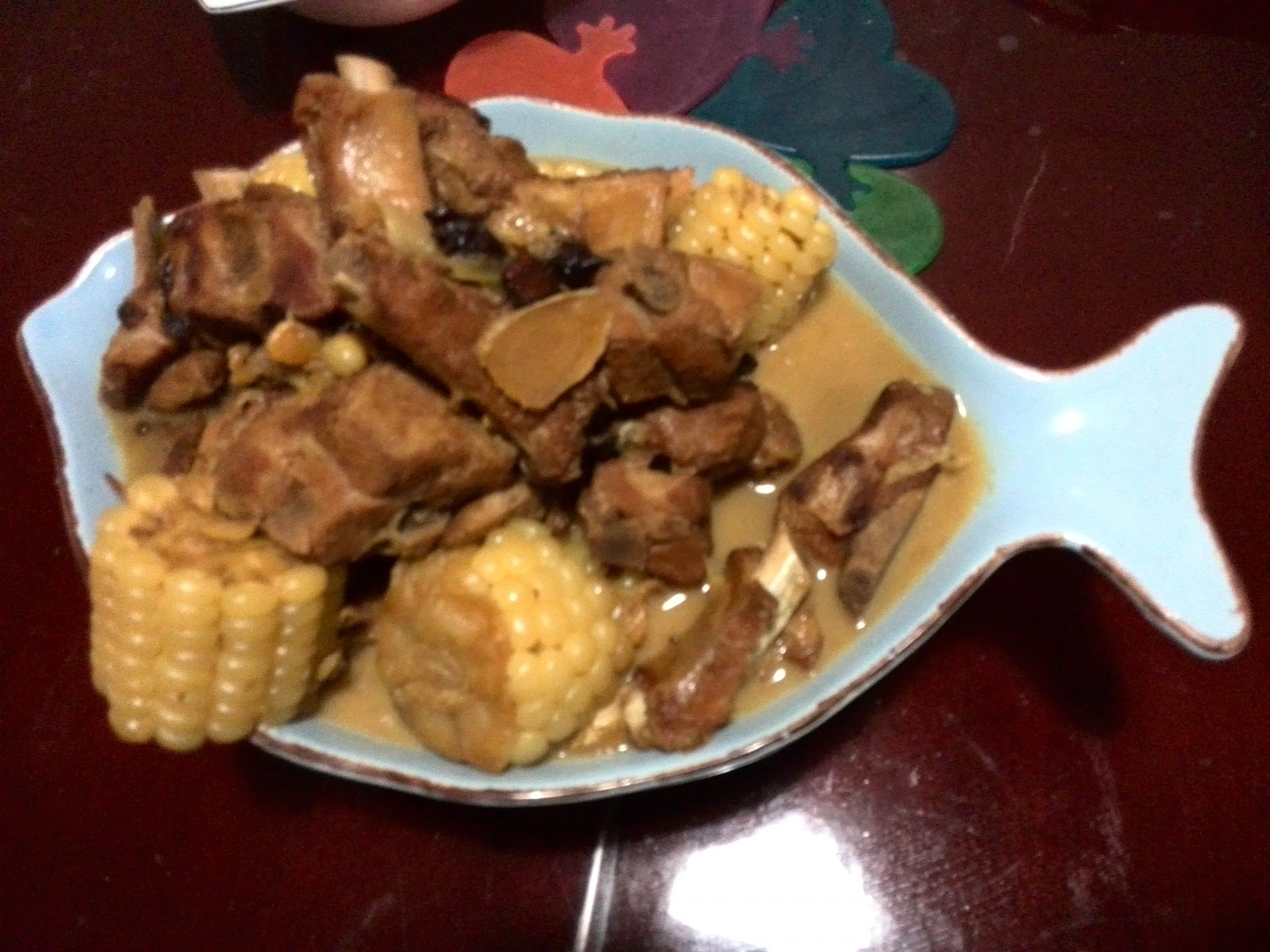 红烧排骨炖玉米