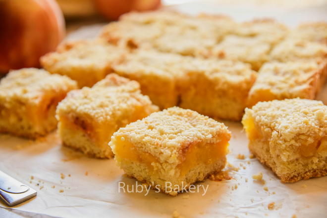 美式桃子酥粒蛋糕（Peach Crumble Bars）的做法