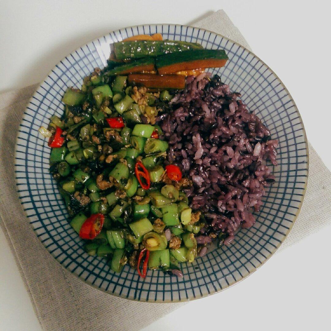 榄菜肉末四季豆