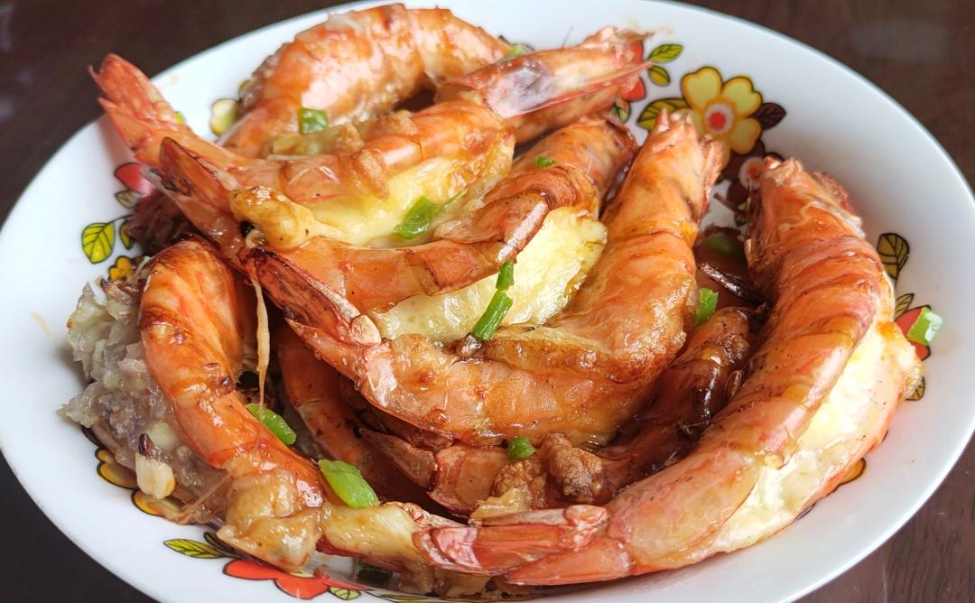 黄油蒜香烤虾｜黑胡椒芝士烤虾