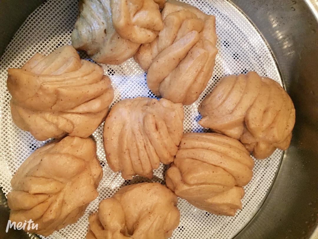 自带书卷气的红枣红糖馒头