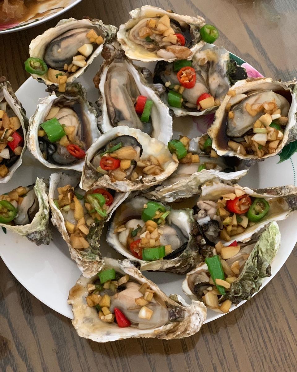 好吃到哭泣的烤生蚝做法！（附万能蒜蓉汁配方