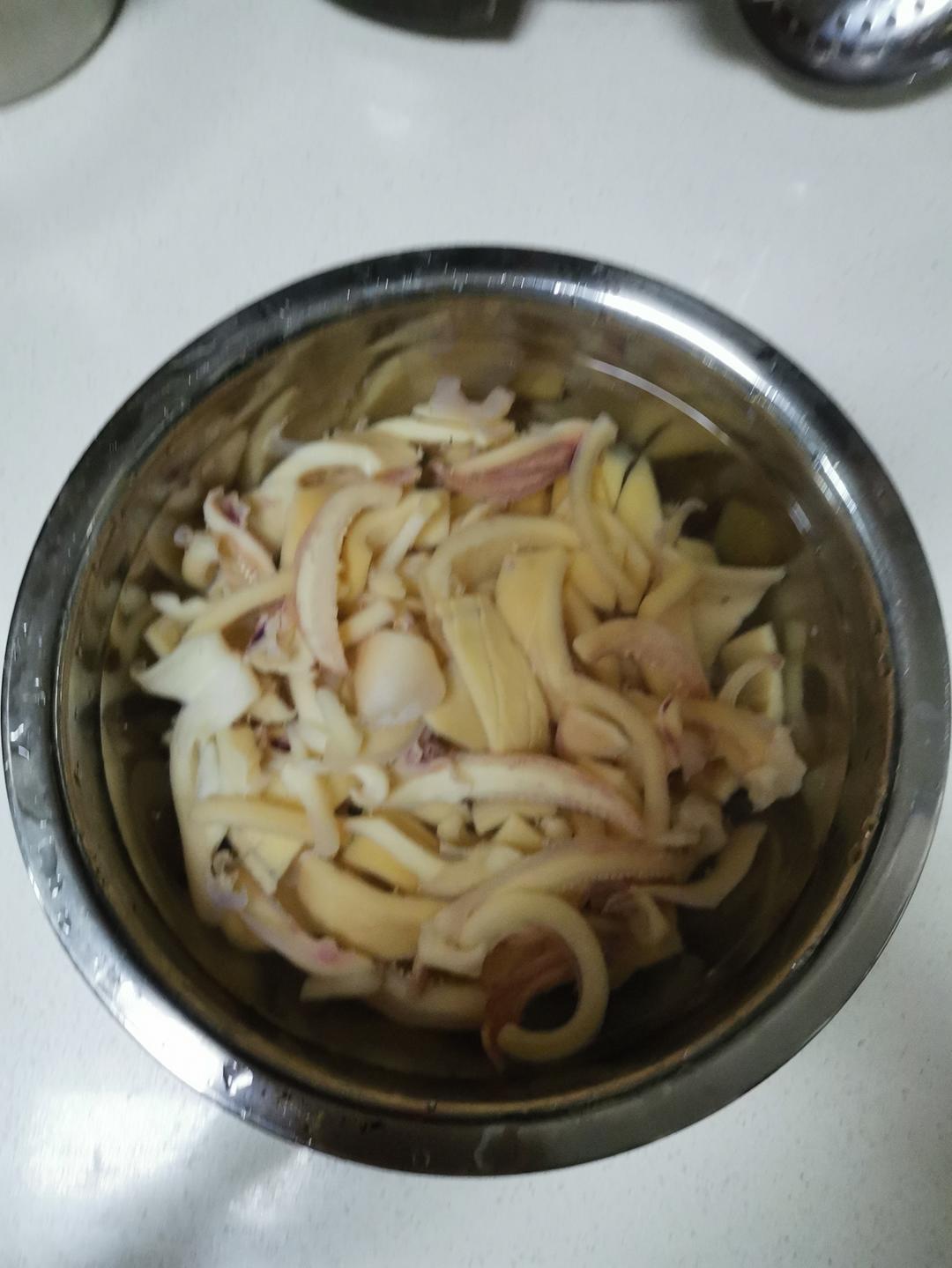 详细的干鱿鱼泡发过程