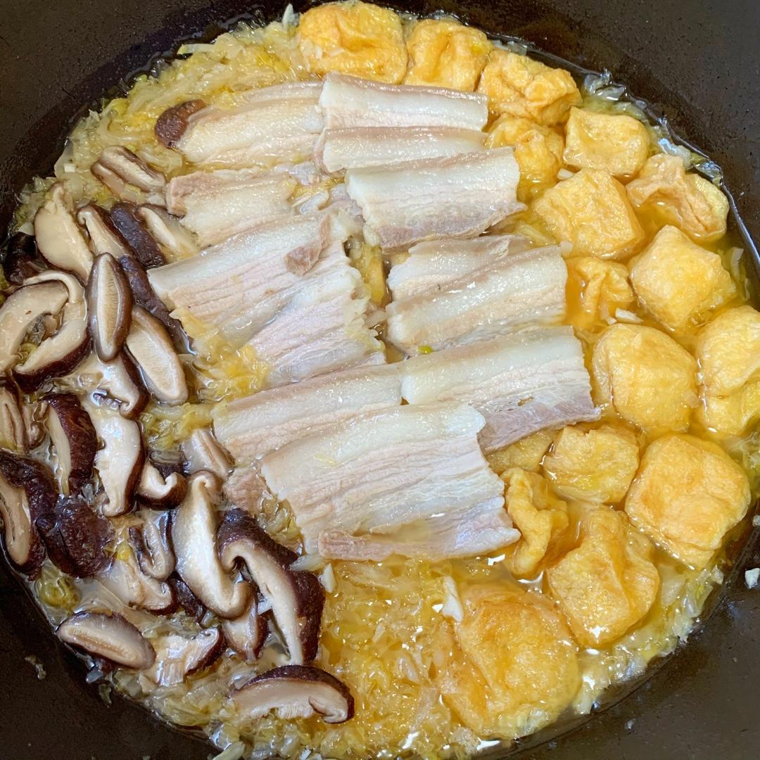 东北酸菜烩白肉粉条