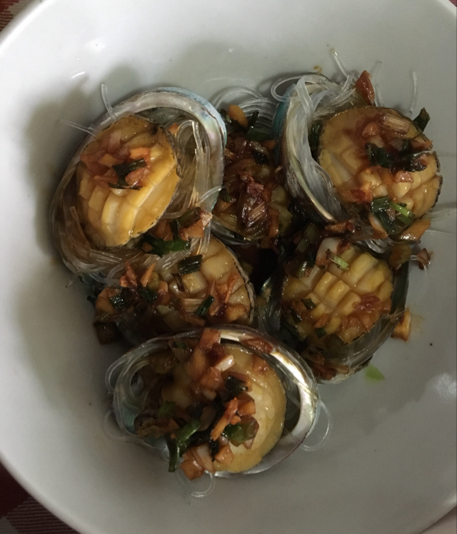 蒜蓉粉丝蒸鲍鱼