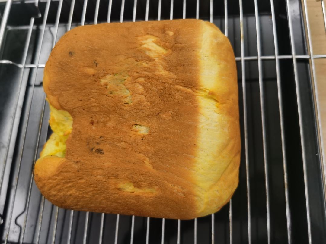 清香柔软的抹茶红豆吐司