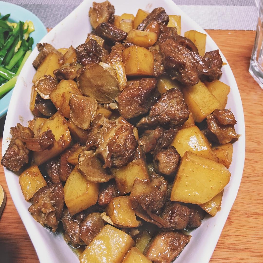 红烧土豆牛腩
