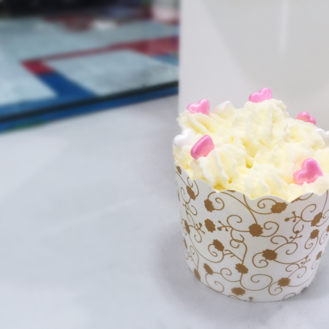 鲜奶油戚风杯子蛋糕（纸杯蛋糕）