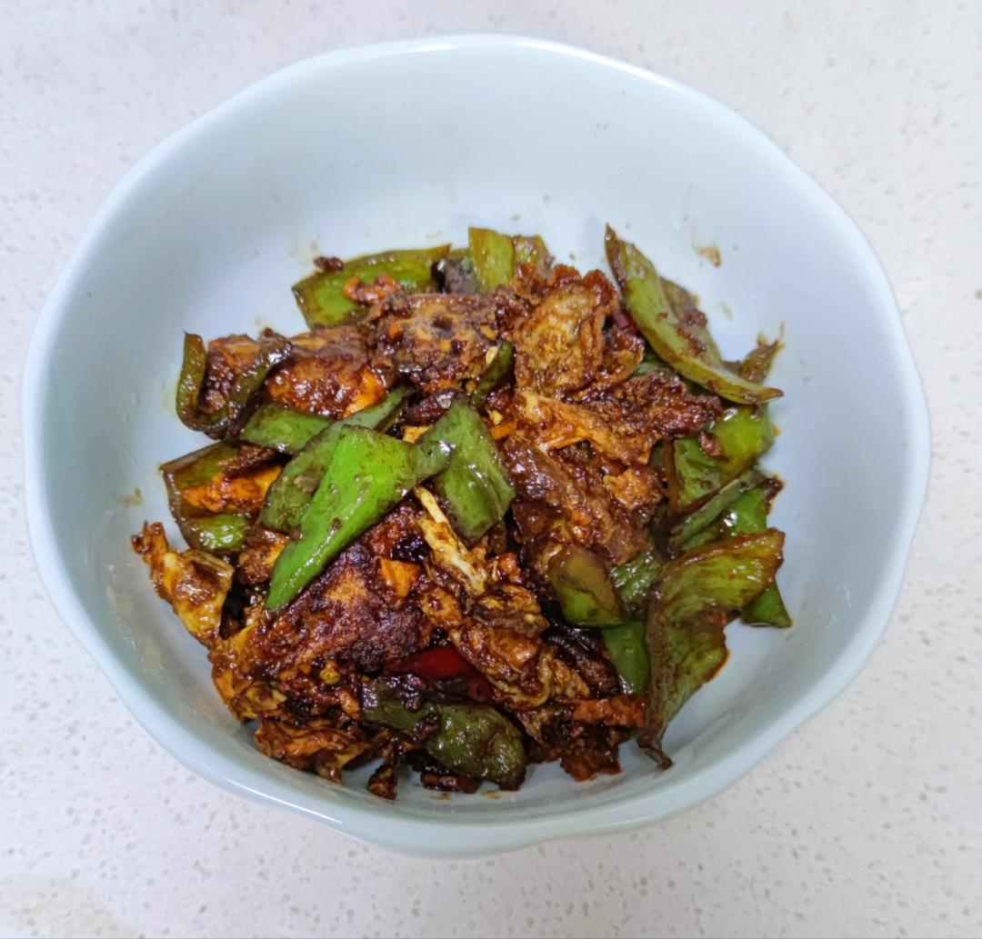 下饭神菜｜青椒炒荷包蛋       吃两碗饭没问题‼️