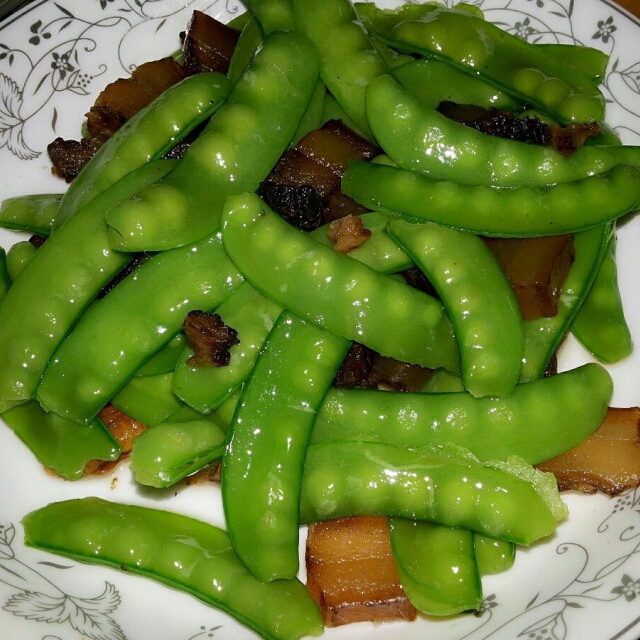 腊肠炒荷兰豆