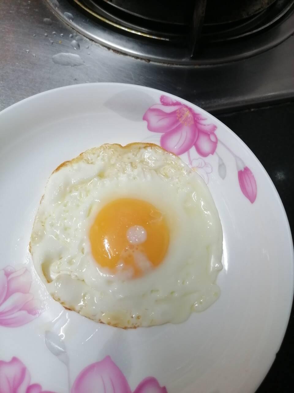 无模具正圆半熟太阳蛋的做法