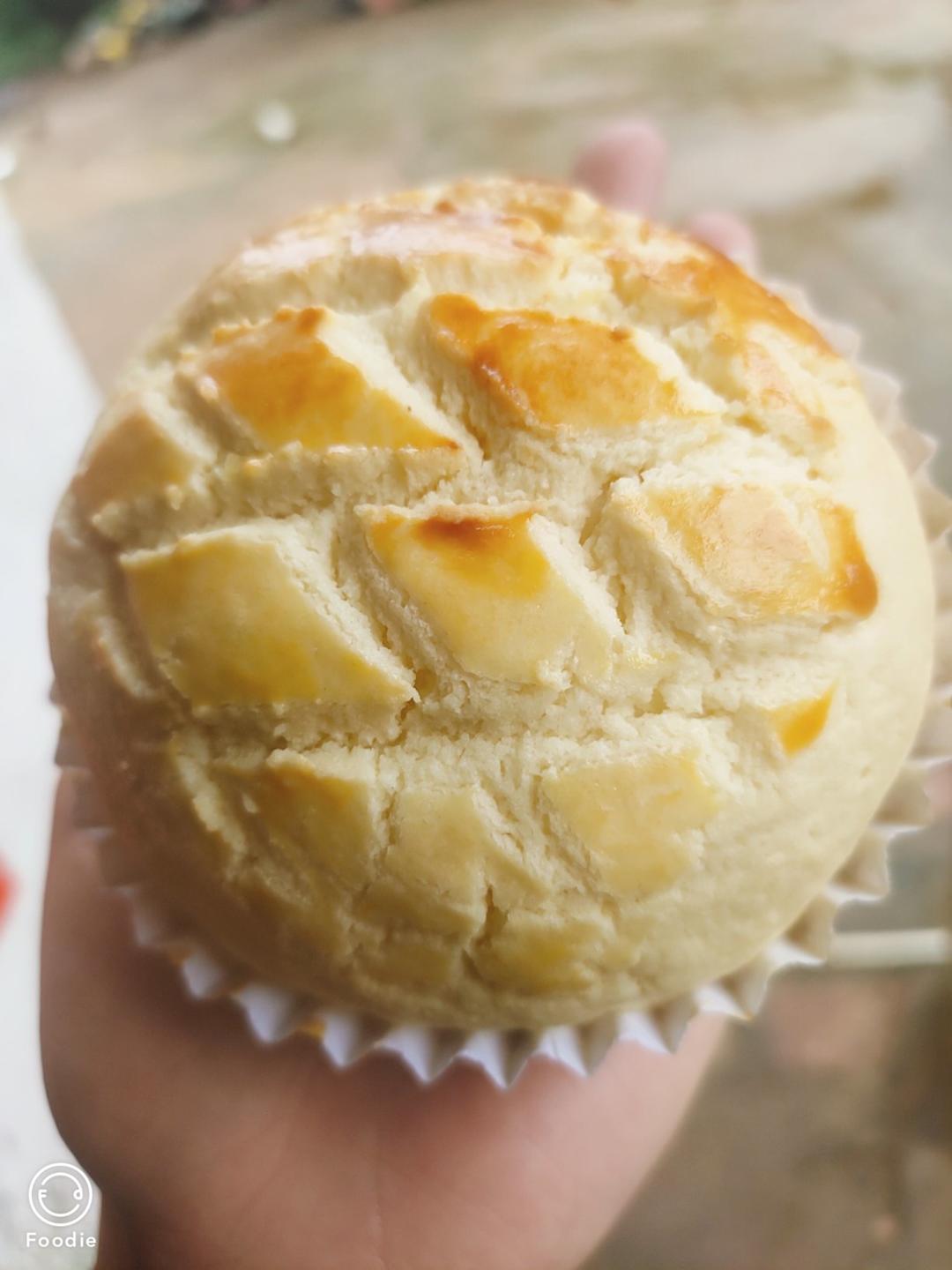 好吃到炸裂的港式菠萝包（附带制作酥皮的小视频）