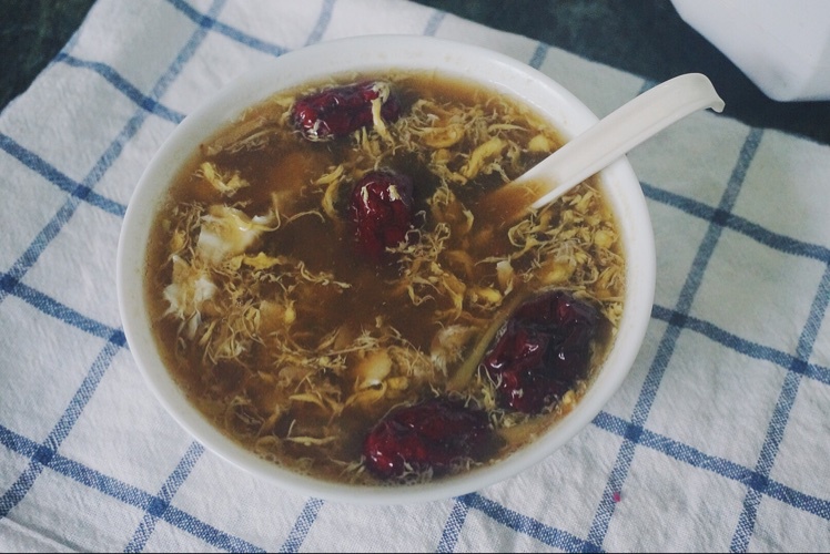 红糖生姜红枣枸杞酒酿蛋