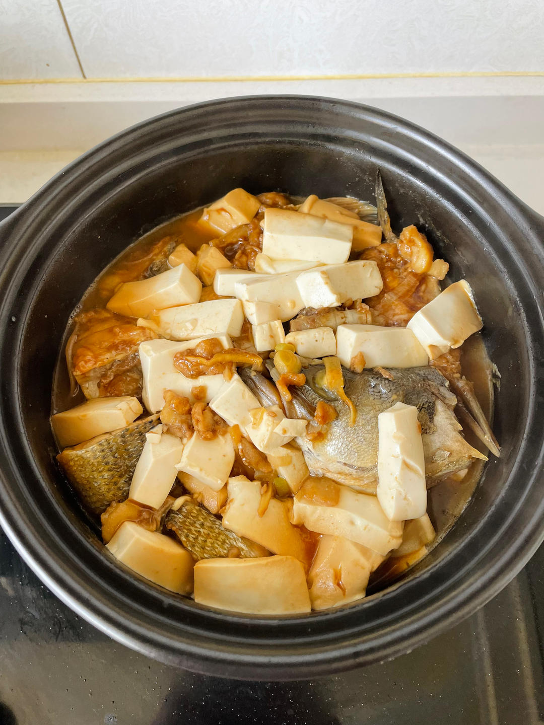 砂锅焗鲈鱼