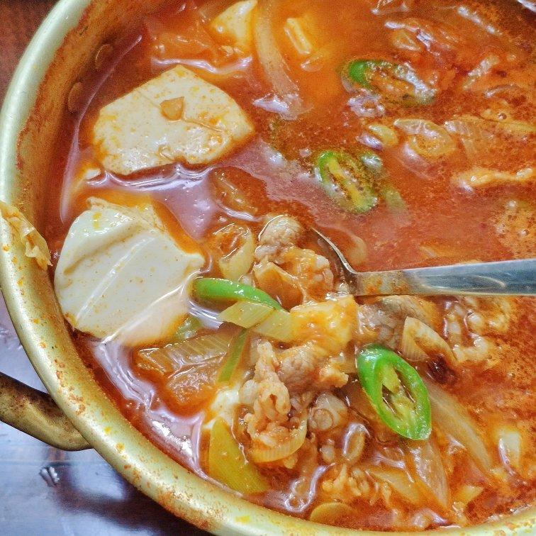 韩式泡菜豆腐锅/辣白菜豆腐汤