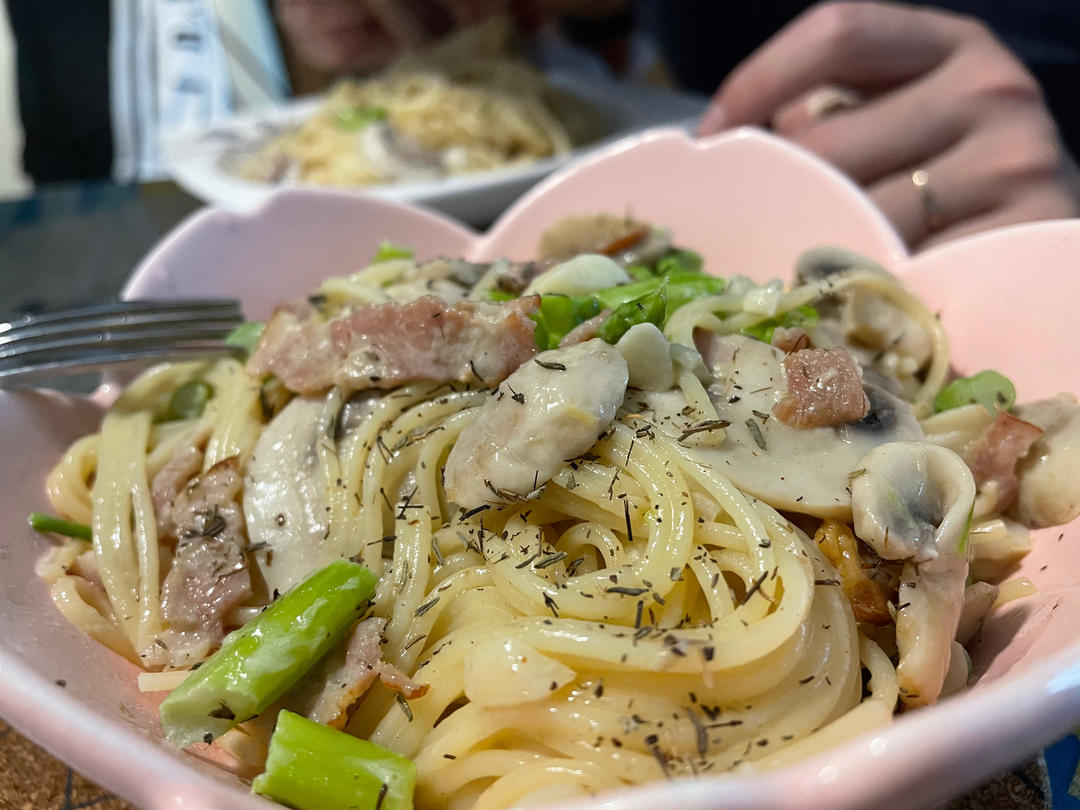 白蘑菇奶油培根意面