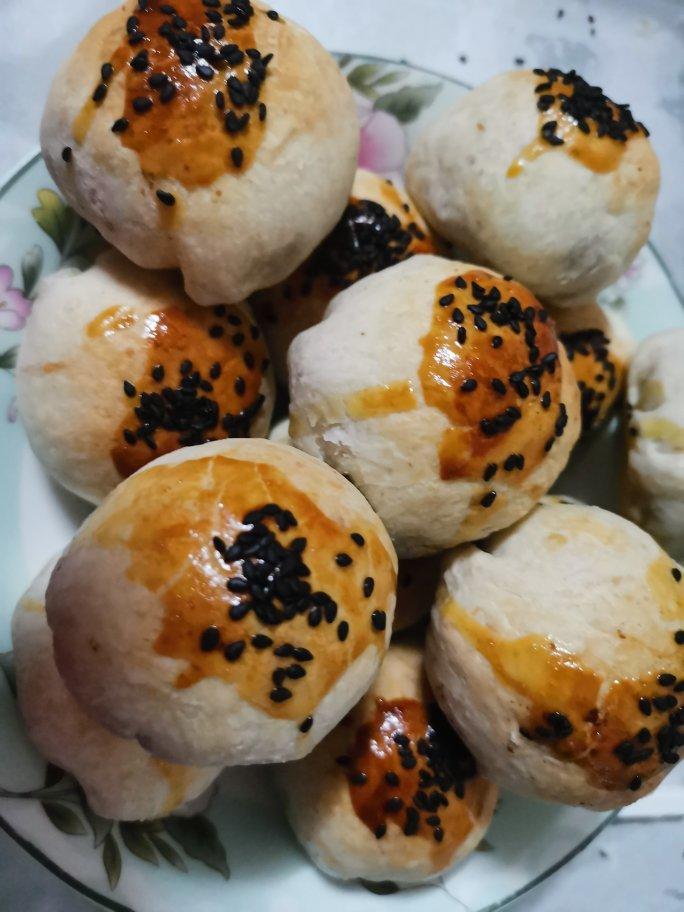 会连续吃八个的萝卜馅饼