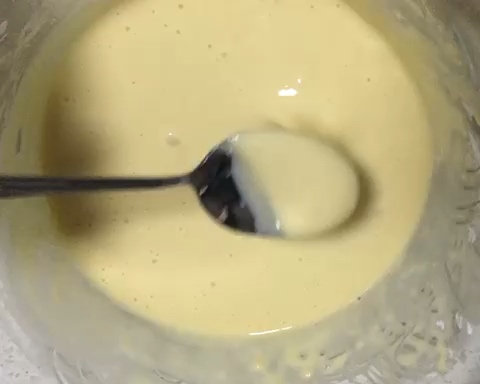 宝宝最爱  鸡蛋网饼蘸酸奶的做法 步骤5
