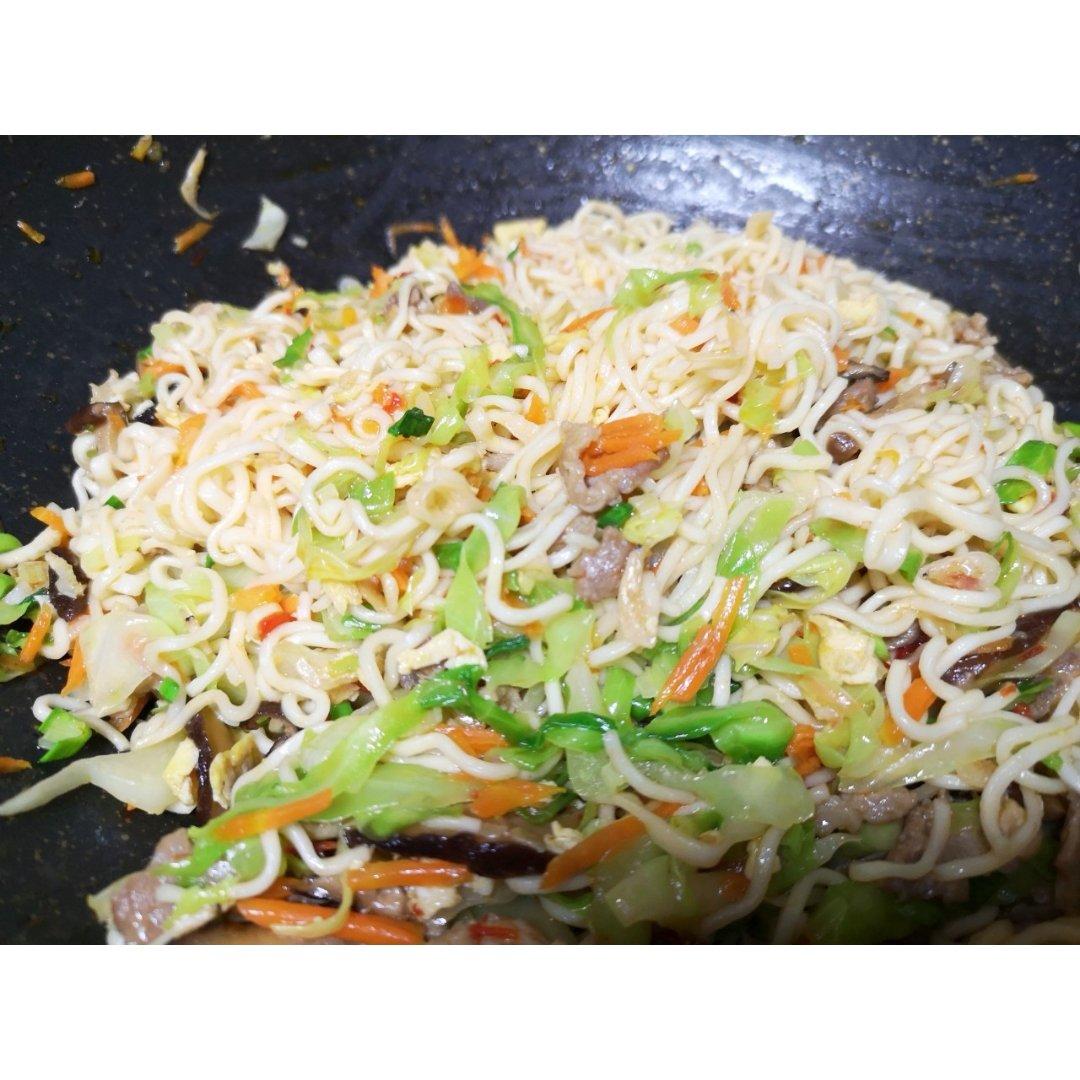 泡面逼格吃法之方便炒面