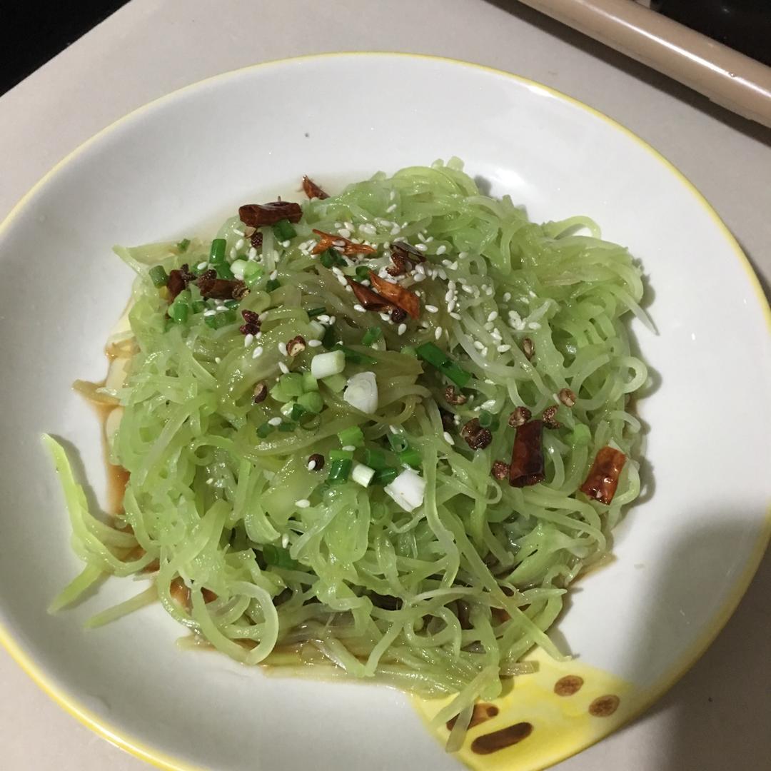 凉拌莴笋