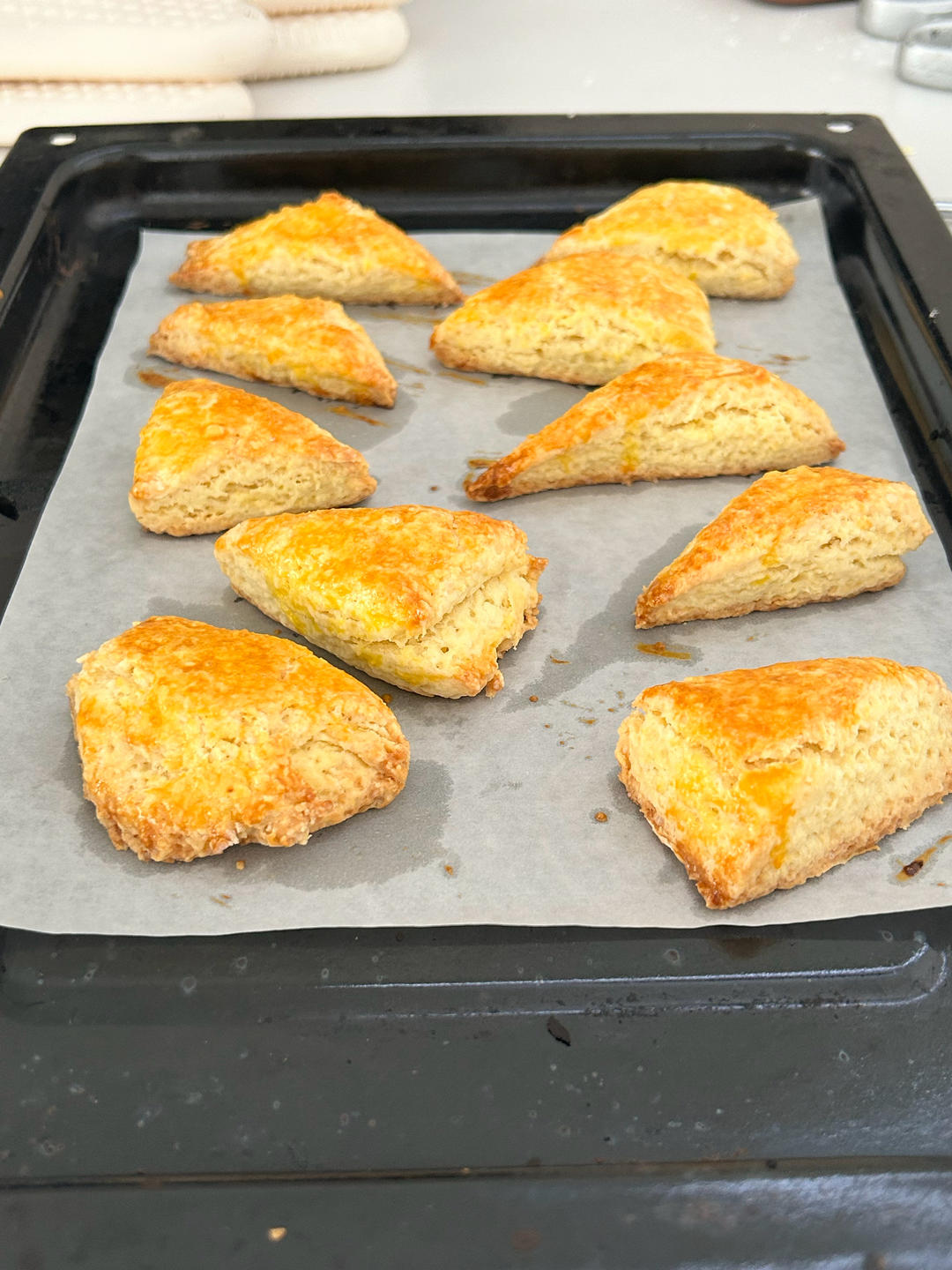 完美裂纹～百分百成功的超好吃奶香司康（禁止搬运）