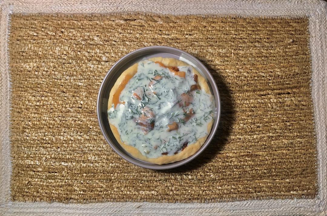 烟熏三文鱼酸奶油披萨(3种做法)