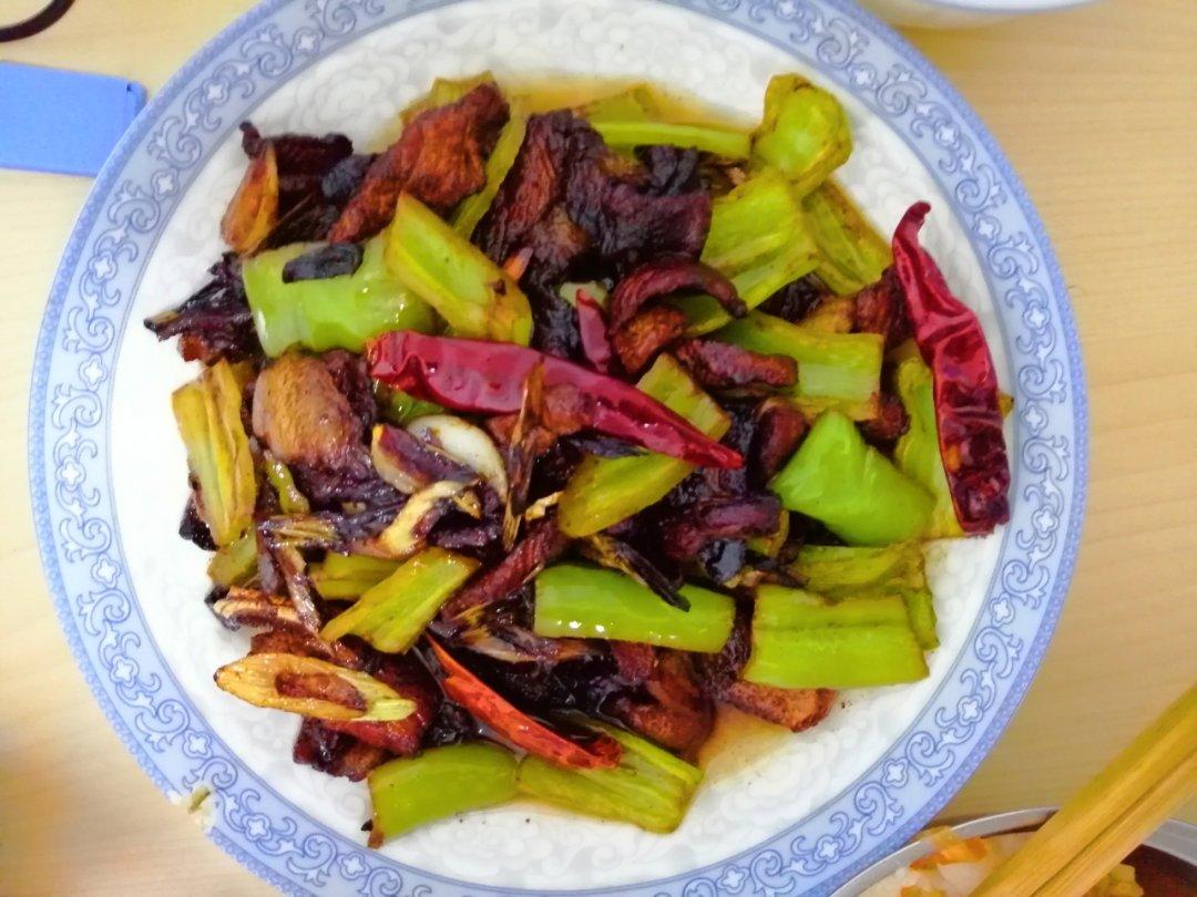 成都人家里的青椒回锅肉