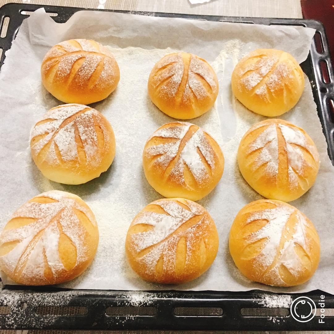 如棉花般松软的海苔肉松面包