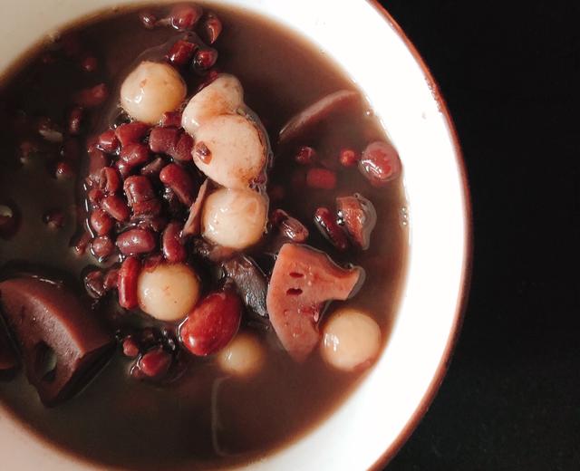 莲藕红豆小圆子汤的做法