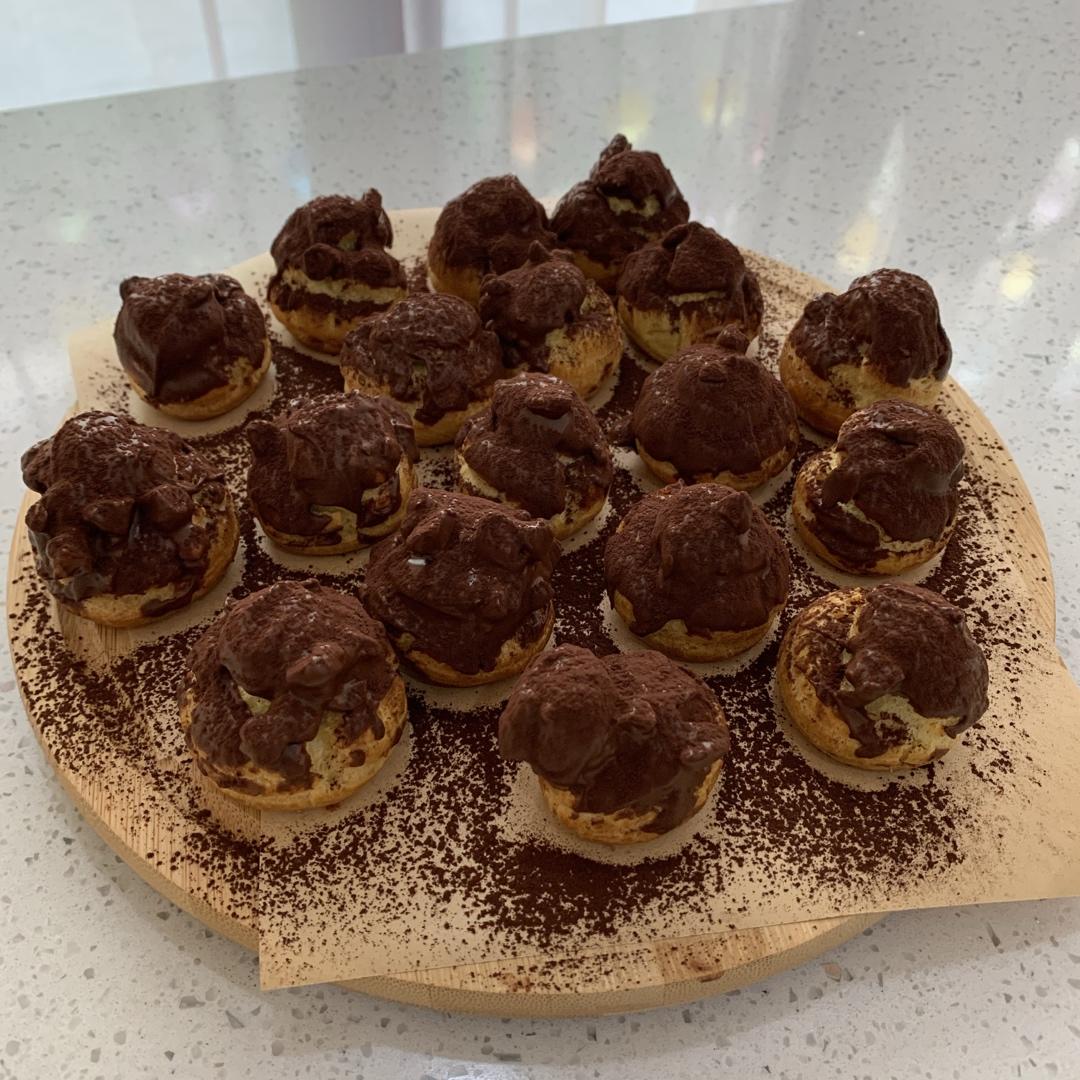 脏脏泡芙 | 爆浆巧克力泡芙，爱他，就把他弄脏~~